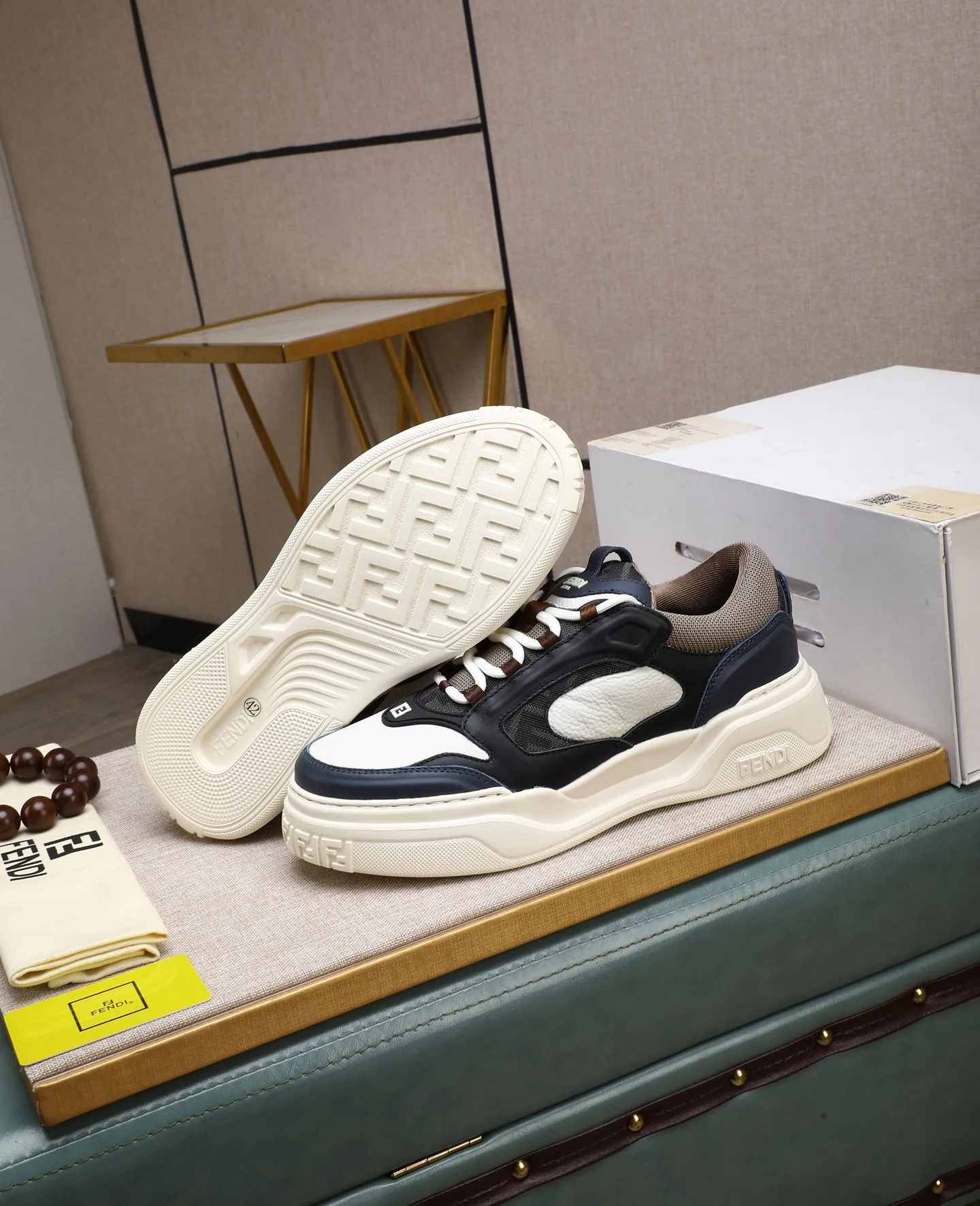 Men's shoes 💰820 [FENDI] Fendi - High-end quality original casual sports shoes - Upper: Nappa calfskin, pebbled calfskin, tongue and heel; injection molded brand logo plastic module - Lining: brand canvas - Outsole: ultra-light TPR foam·rubber; molded outsole -Super high quality control·Fine workmanship: highlighted (high-end·luxury·grade) -Size :39-44 (38, 45, can be customized)